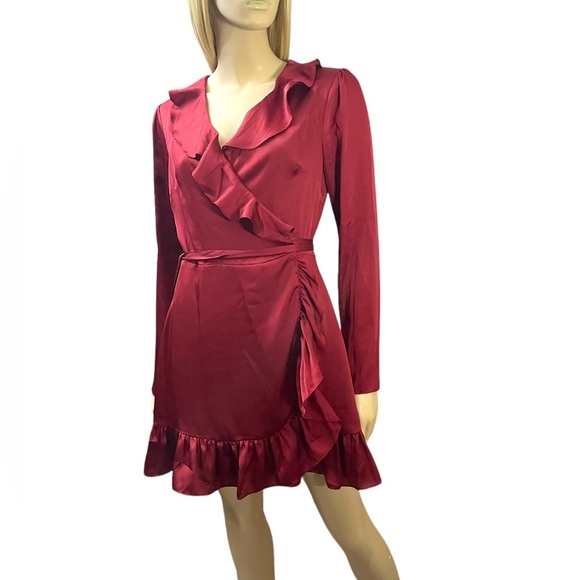 Lovers + Friends Satin wrap dress - Picture 9 of 9